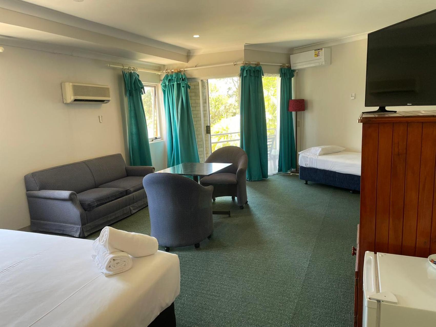 Seaside Garden Retreat Accommodation Wamberal Bagian luar foto