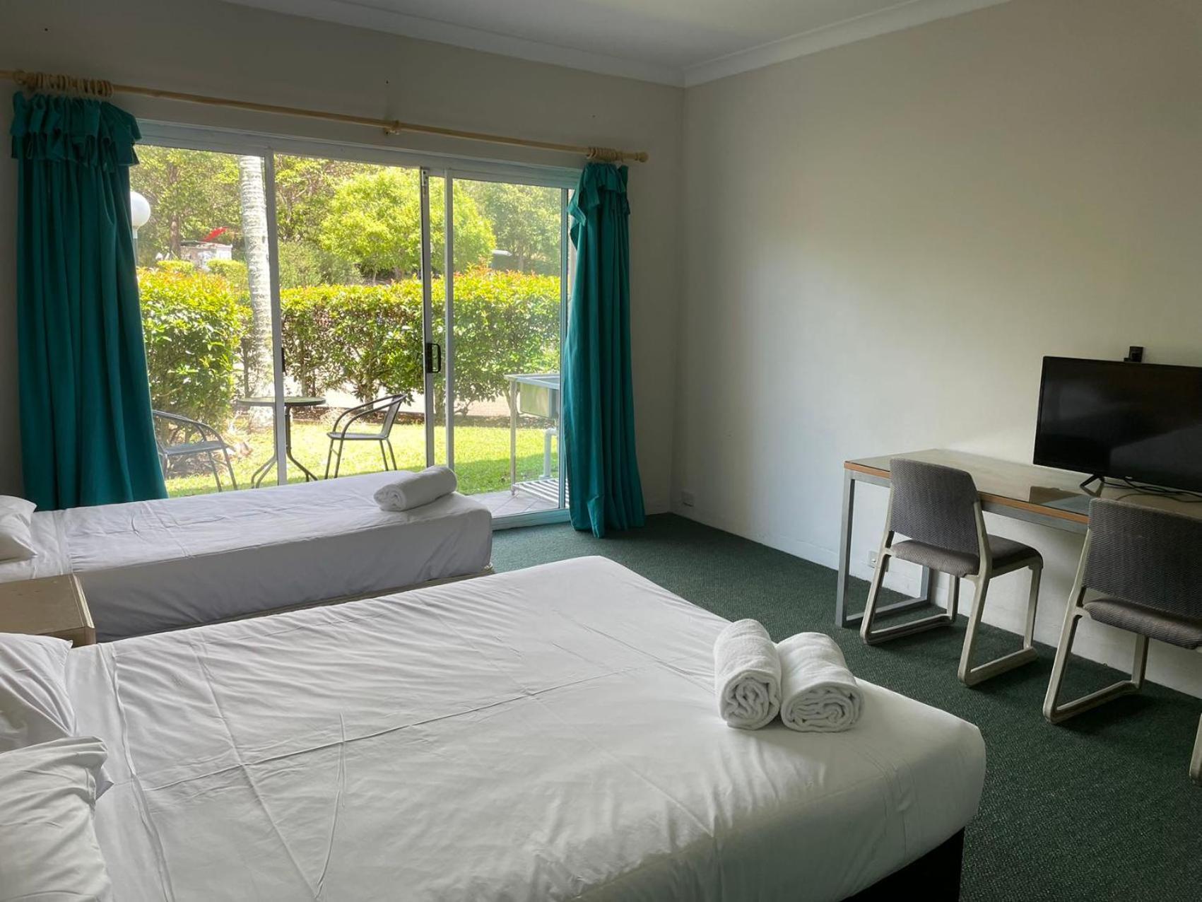 Seaside Garden Retreat Accommodation Wamberal Bagian luar foto