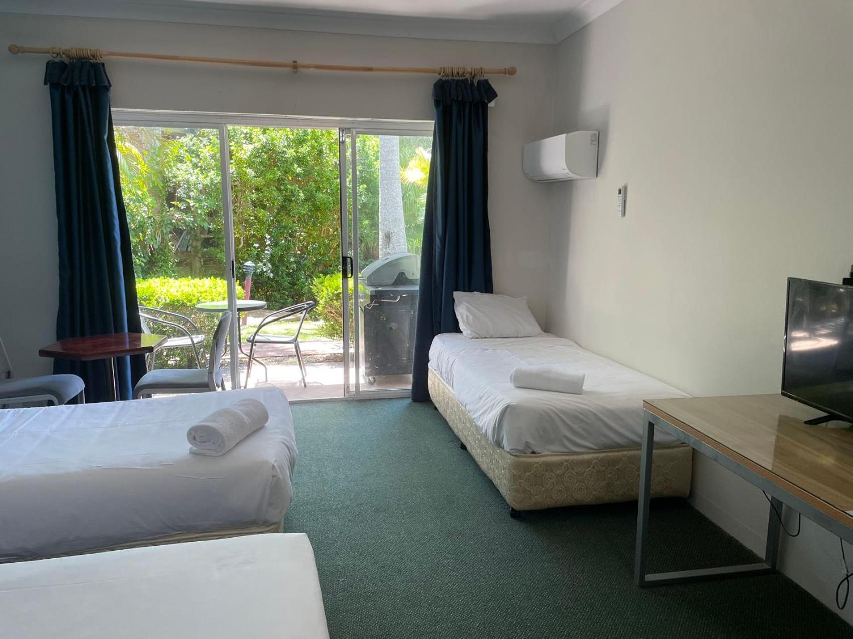 Seaside Garden Retreat Accommodation Wamberal Bagian luar foto