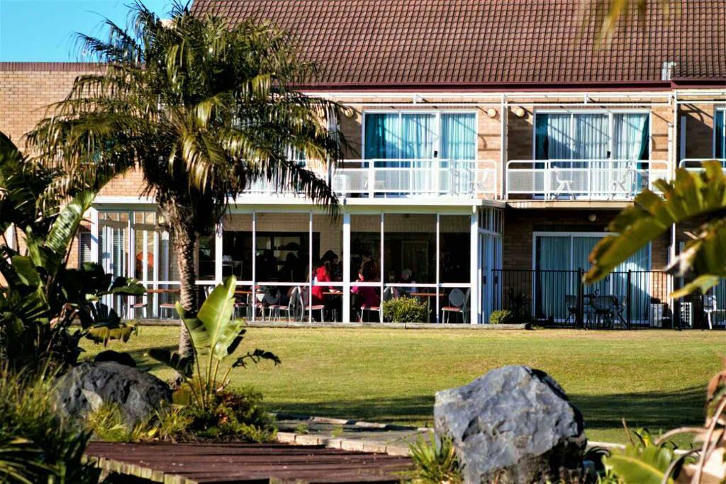 Seaside Garden Retreat Accommodation Wamberal Bagian luar foto